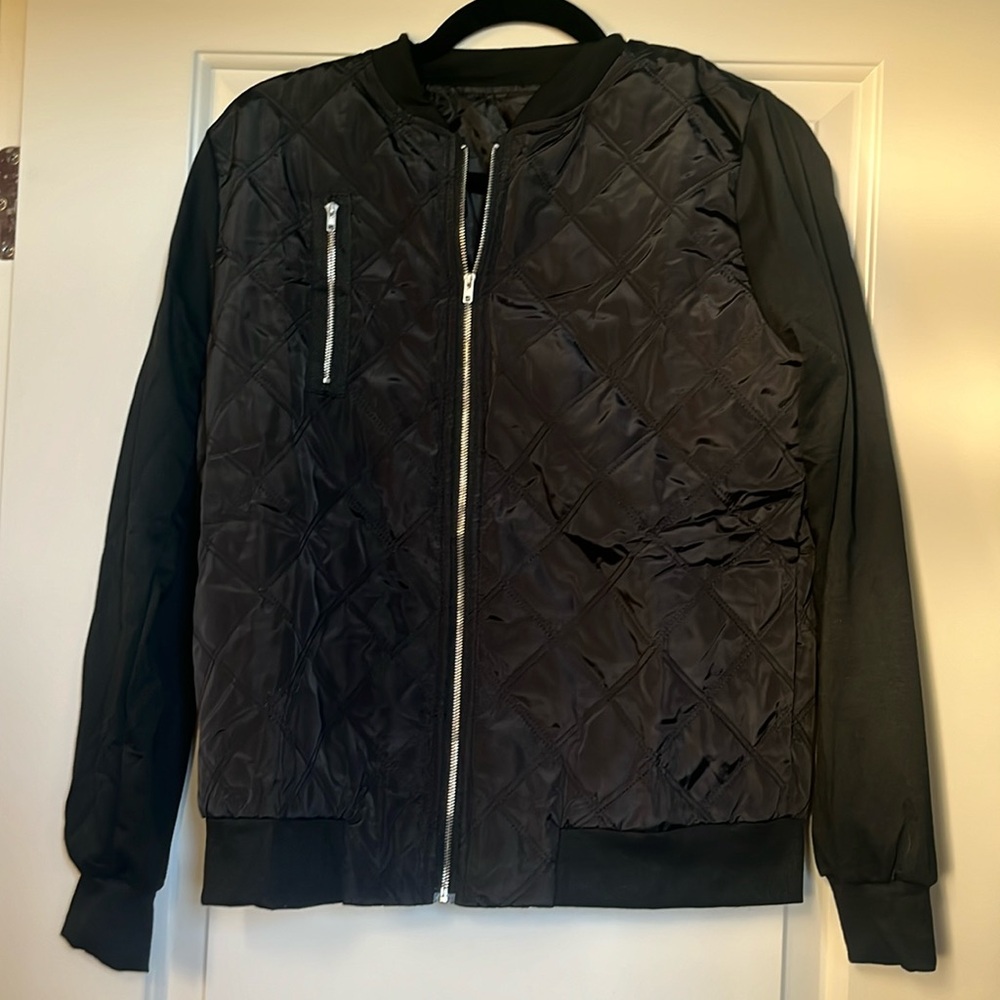 NWT black light weight quilted zip front bomber jacket